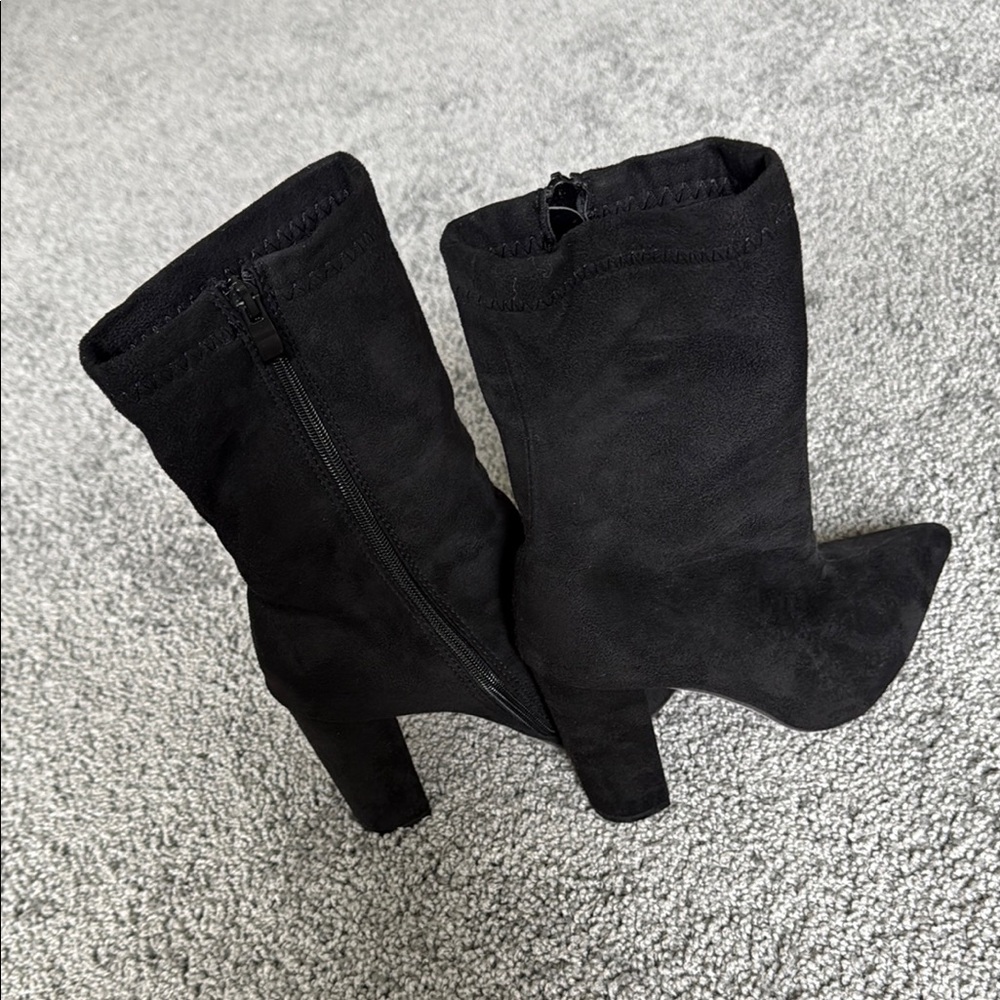 Side Zip Point Toe Chunky Boots - Picture 2 of 5